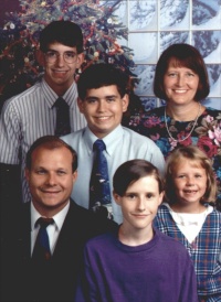 Keep1995 12 CC Scott Petersons family.jpg